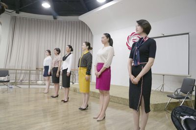 服務(wù)禮儀實(shí)訓(xùn)班今日開(kāi)班，提升專業(yè)素養(yǎng)正當(dāng)時(shí)