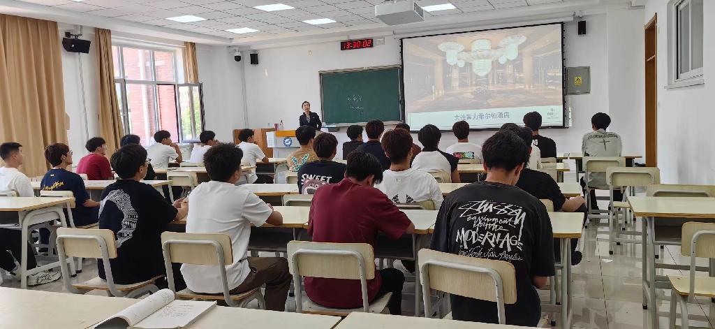 大連職業技術學院禮儀服務 塑造職業素養，彰顯校園風采